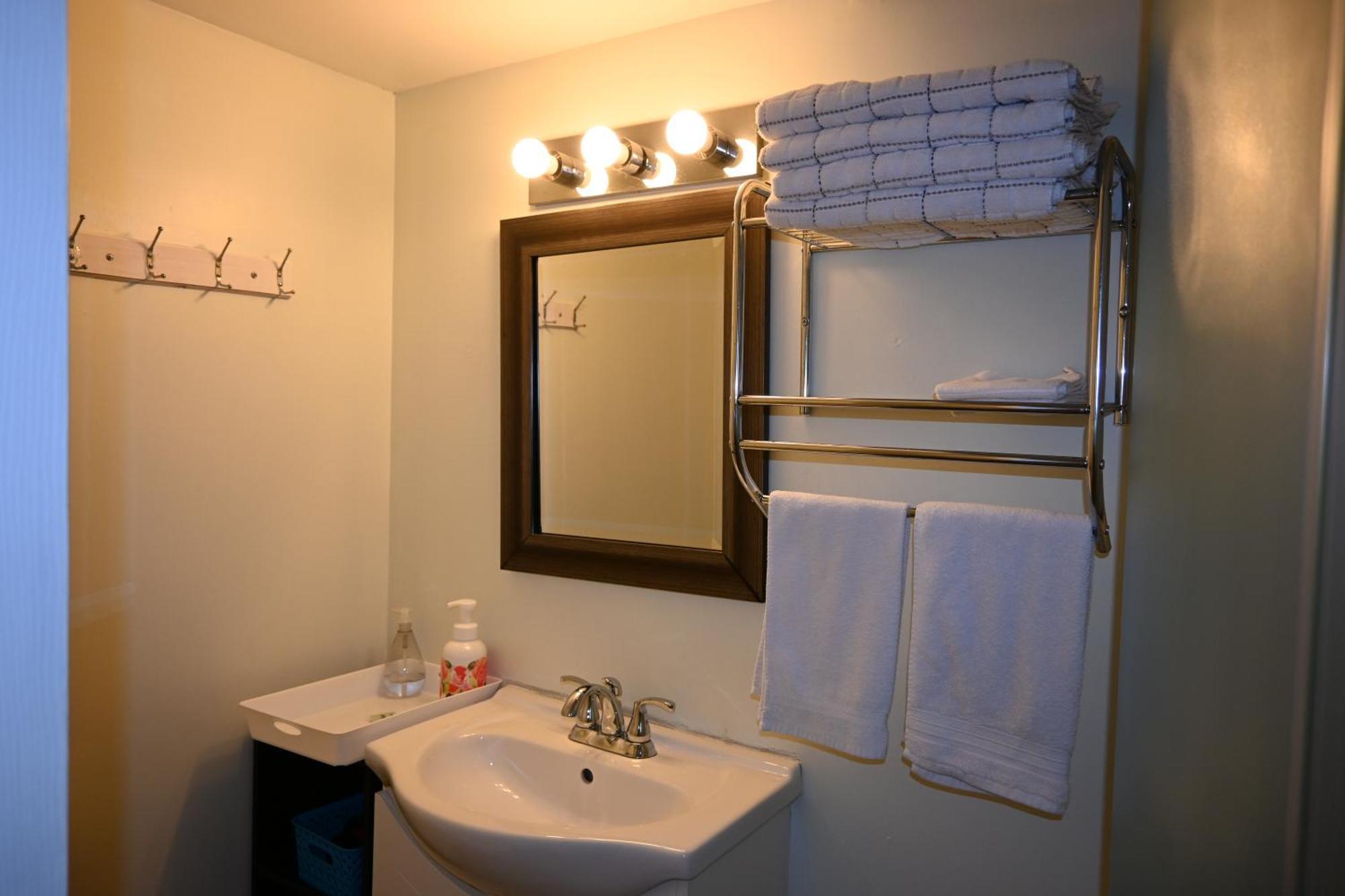 Metropolitan Suite Niagara Falls Exterior photo